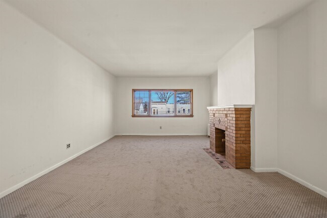 72 W 33rd St in Bayonne, NJ - Building Photo - Building Photo