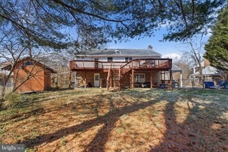 3343 Slade Run Dr in Falls Church, VA - Building Photo - Building Photo