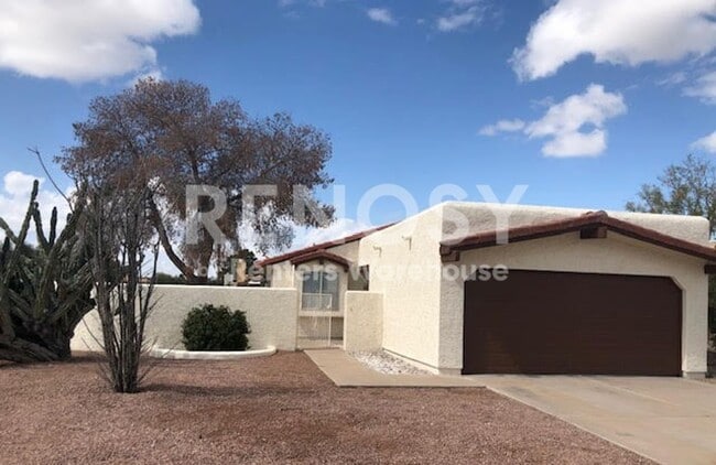 property at 2126 N Villas Ln