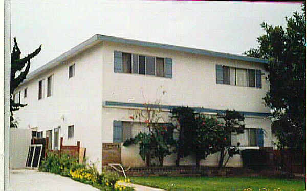 4845 Narragansett Ave in San Diego, CA - Building Photo