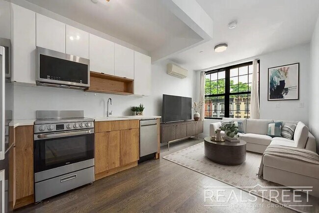 Lexington Avenue, Unit 1B in Brooklyn, NY - Building Photo - Building Photo