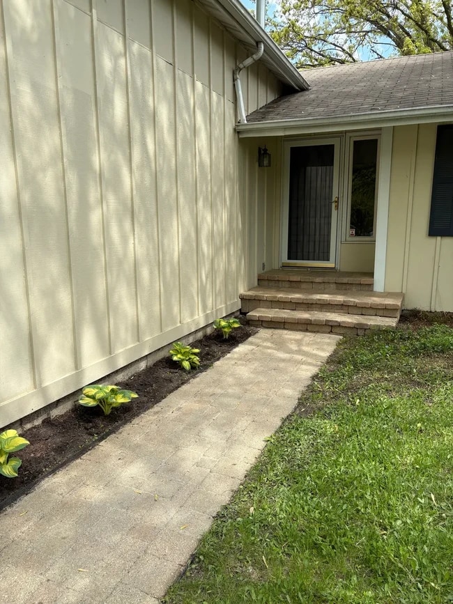 131 Cedarbrook Rd in Naperville, IL - Building Photo - Building Photo
