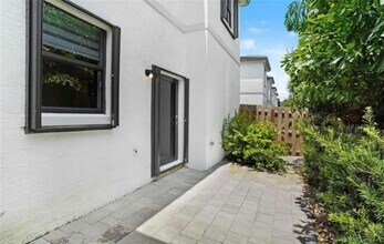 1513 SW 28th St in Fort Lauderdale, FL - Foto de edificio - Building Photo