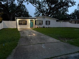 7502 Melaleuca Ln in Tampa, FL - Building Photo