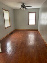 8215 Rutledge St in Merrillville, IN - Foto de edificio - Building Photo