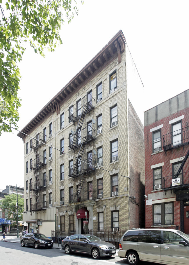 2394 Belmont Ave in Bronx, NY - Building Photo - Building Photo