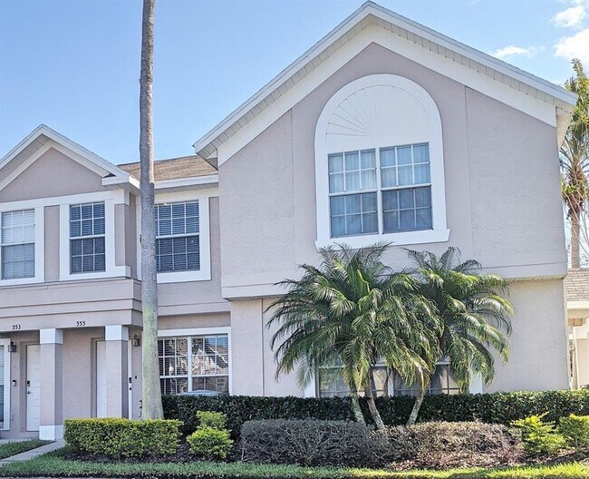 555 Kensington Lake Cir in Brandon, FL - Building Photo - Building Photo