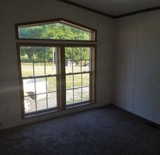 2086 Stonecreek Rd SW in New Philadelphia, OH - Foto de edificio - Building Photo