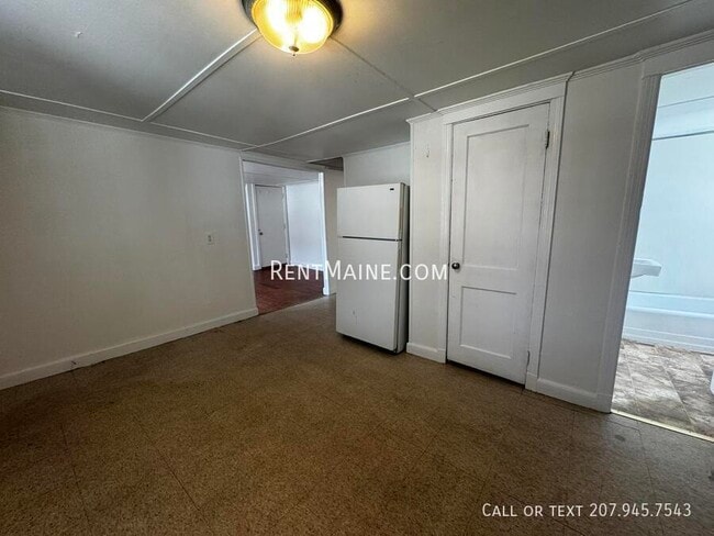 276 Main St, Unit 8 in Waterville, ME - Building Photo - Building Photo