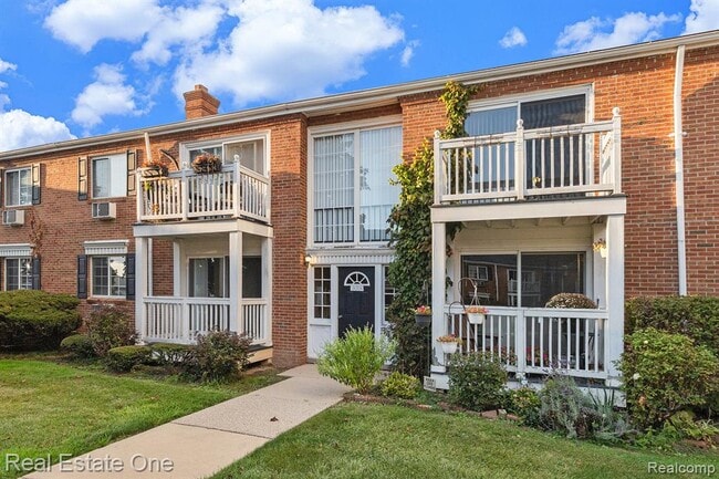 2420 Parmenter Blvd in Royal Oak, MI - Building Photo - Building Photo