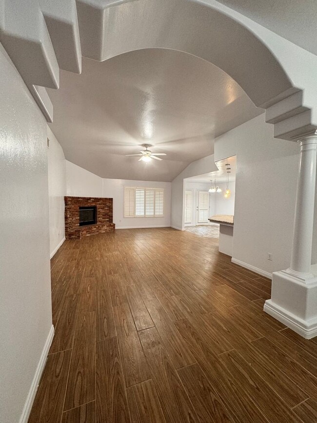 10326 Cheyenne Dr in Bakersfield, CA - Building Photo - Building Photo