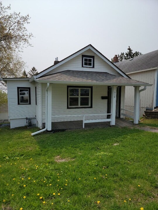 510 E 11th St in Duluth, MN - Building Photo
