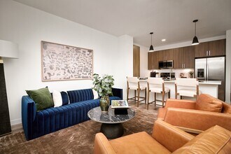 The Porter in Del Valle, TX - Foto de edificio - Building Photo