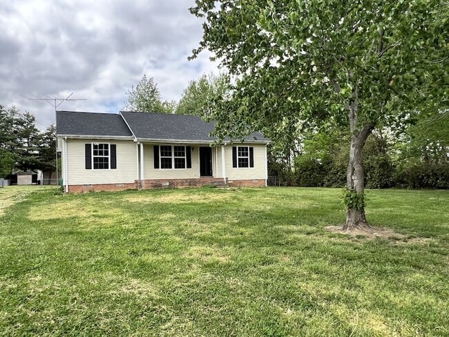 297 E Carter Rd in Portland, TN - Building Photo - Building Photo