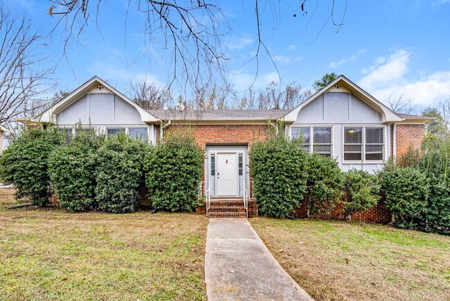 property at 800 Dunwoody Ln