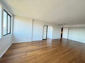 1753 Beacon St, Unit 809 in Brookline, MA - Building Photo - Building Photo