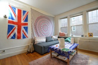 2003 Commonwealth Ave in Boston, MA - Building Photo - Building Photo