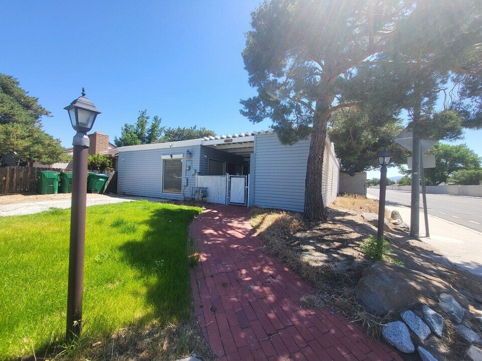 3501 Imperial Way in Carson City, NV - Building Photo