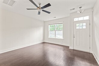 2564 Tranquil Oak Pl in Charlotte, NC - Building Photo - Building Photo