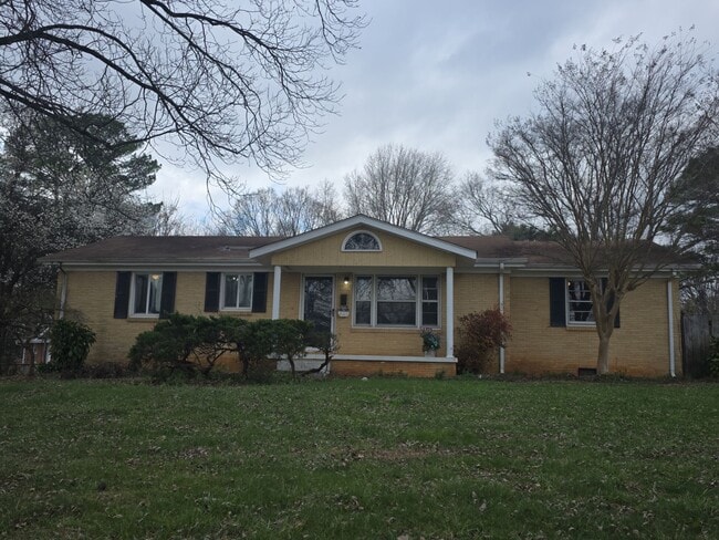 property at 3315 Kavanaugh Dr NW