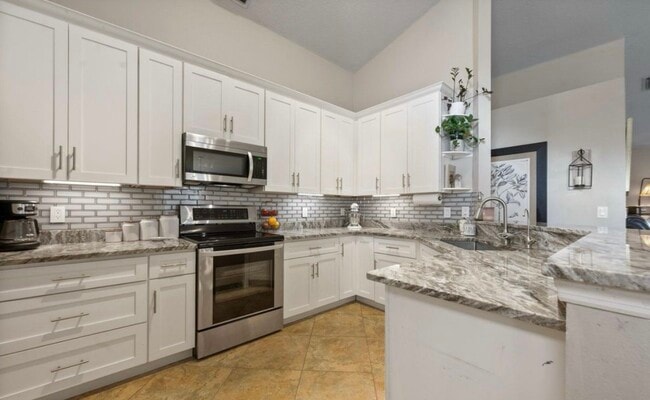 property at 2544 Ventura Cir