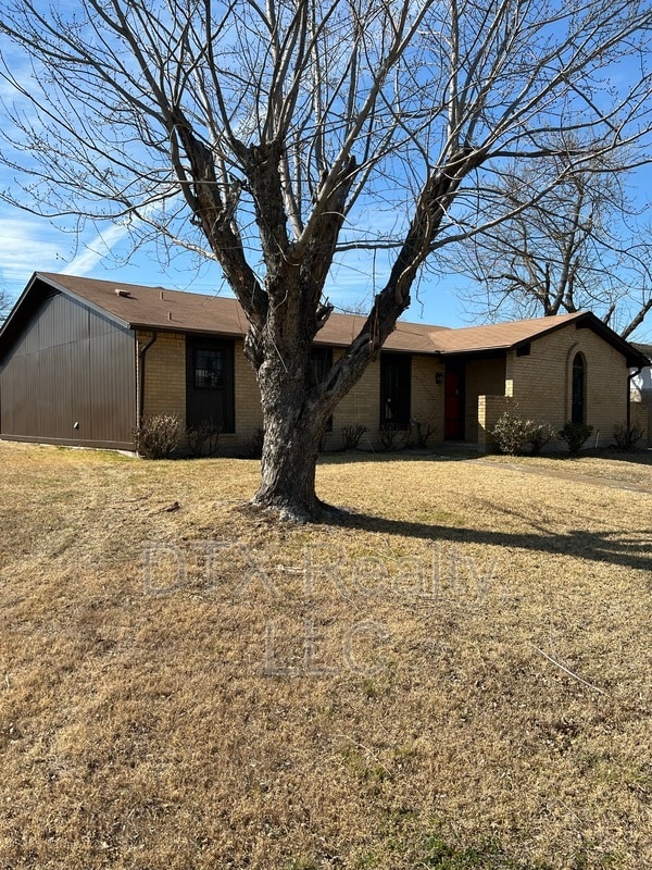 property at 7847 Mirage Valley Dr