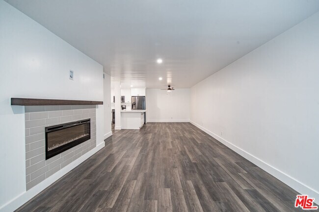 1115 14th St-Unit -302 in Santa Monica, CA - Building Photo - Building Photo