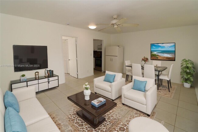 499 NW 42nd St-Unit -4 in Oakland Park, FL - Building Photo - Building Photo