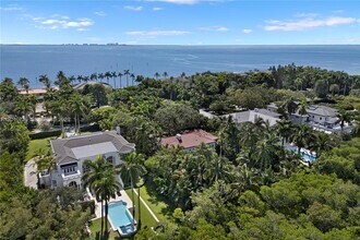 26 Tahiti Beach Island Rd in Coral Gables, FL - Building Photo - Building Photo