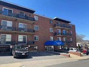 6 Hayes Rd, Unit 28 in Boston, MA - Foto de edificio - Building Photo