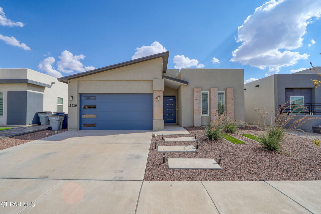 12316 Desert Dove Ave in El Paso, TX - Foto de edificio