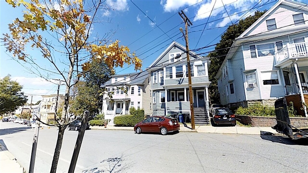 243 Summer St, Unit 2 in Somerville, MA - Foto de edificio