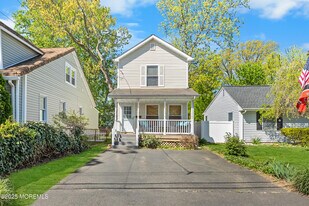 105 Wayside Dr in Keyport, NJ - Building Photo