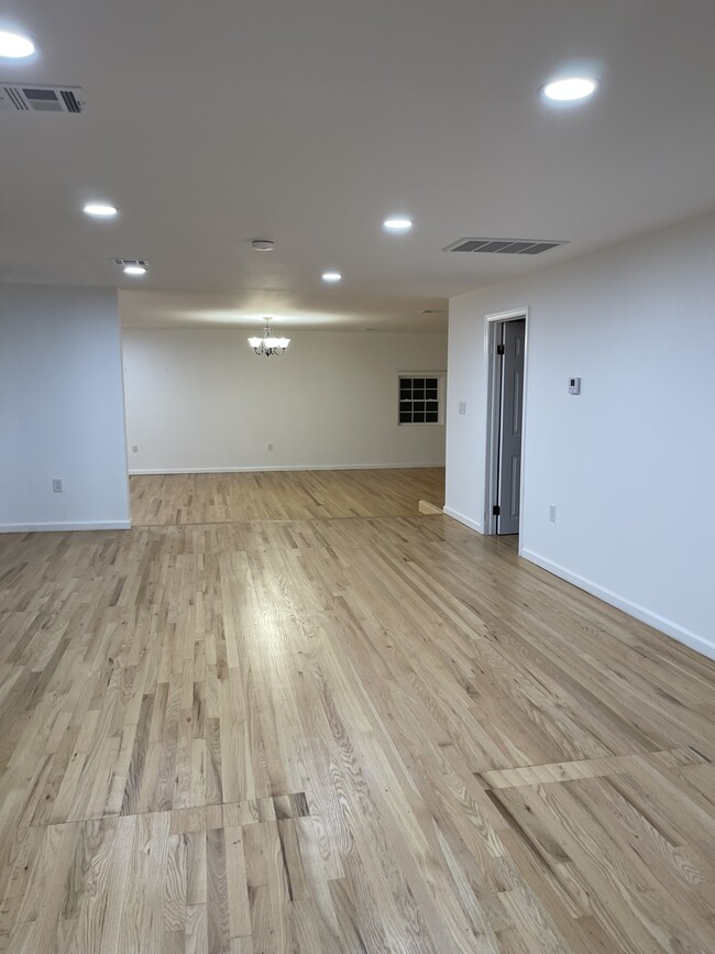 294 Coolidge Ave in Englewood, NJ - Building Photo - Building Photo