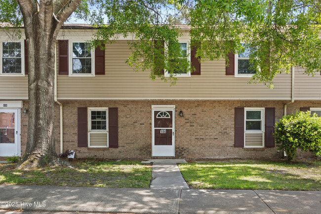 property at 106 King George Ct
