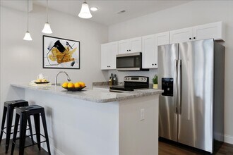 302 W Clark St in Champaign, IL - Building Photo - Building Photo