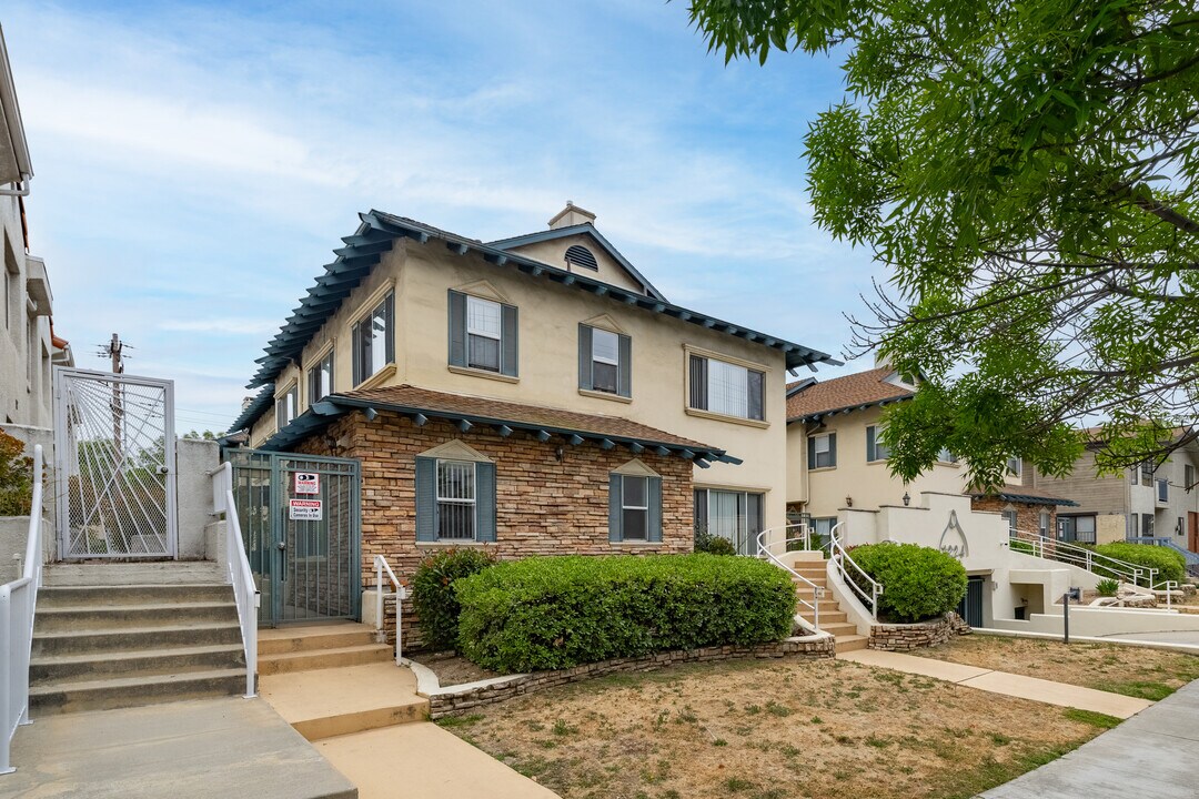 1224 Stanley Ave in Glendale, CA - Building Photo