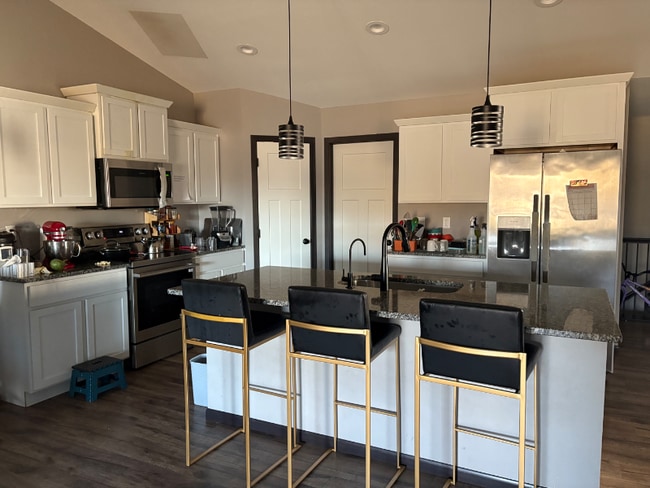 1304 Legend Dr in Tiffin, IA - Building Photo - Building Photo