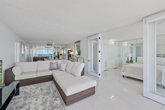 3456 S Ocean Blvd, Unit 802 in Palm Beach, FL - Foto de edificio - Building Photo