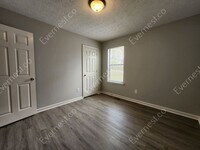 122 Hickory Trail photo'