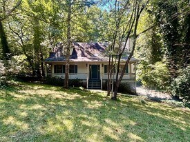 665 Gregory Manor Dr SW in Smyrna, GA - Building Photo