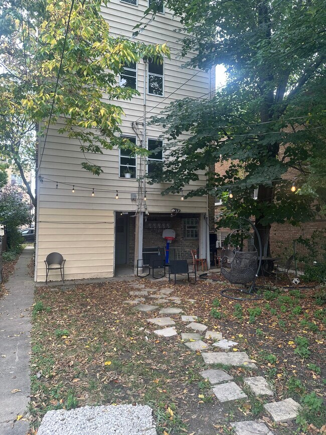 4036 N Mozart St, Unit 2 in Chicago, IL - Building Photo - Building Photo