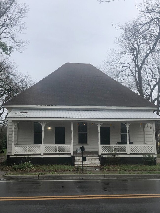 property at 1106 Auburn St