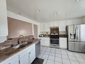 5 Windwood in Irvine, CA - Building Photo - Building Photo