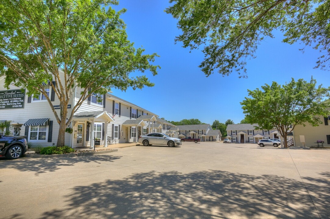 Sanibel Executive Suites in Joplin, MO - Foto de edificio