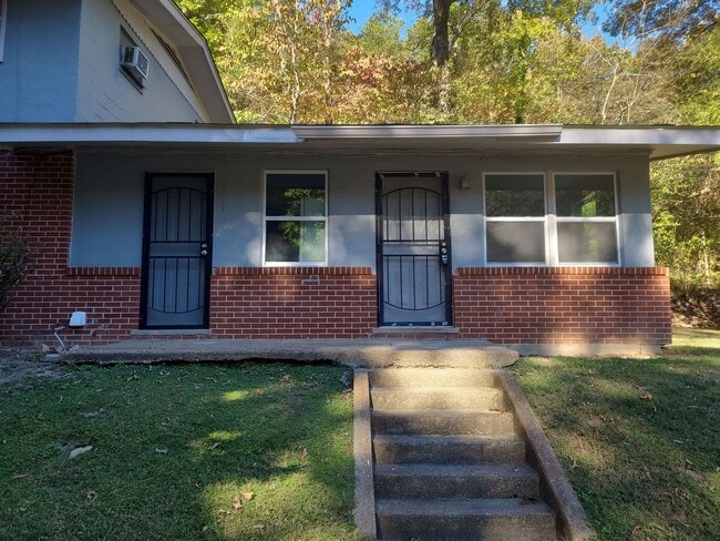property at 715 Lupton Dr