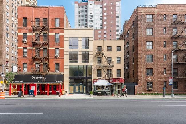 696 2nd Ave in New York, NY - Building Photo - Primary Photo