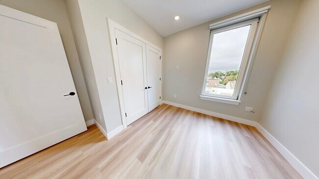 198 Green St, Unit 205 in Boston, MA - Building Photo - Building Photo