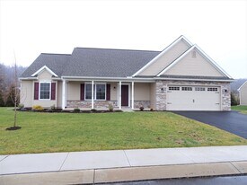 207 Abbey Ln in Narvon, PA - Building Photo