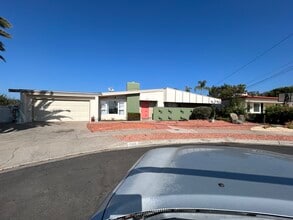 8418 Encino Ave in San Diego, CA - Building Photo - Building Photo